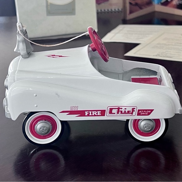 Hallmark Kiddie Car Classics Murray Fire Chief. - Picture 5 of 6